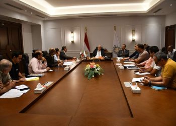 محافظ جنوب سيناء يترأس اجتماع مجلس إدارة صندوق الإسكان الاقتصادي للمحافظة