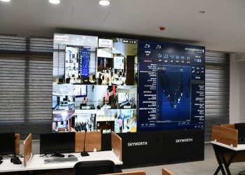 محافظ جنوب سيناء يصطحب وزير المالية في جولة تفقدية لمبني مجلس مدينة شرم الشيخ