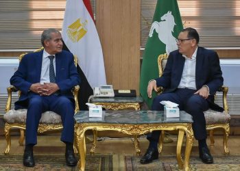 علي المصلحي وزير التموين والسفير الإيطالي يفتتحان صوامع منيا القمح الحقلية في الشرقية