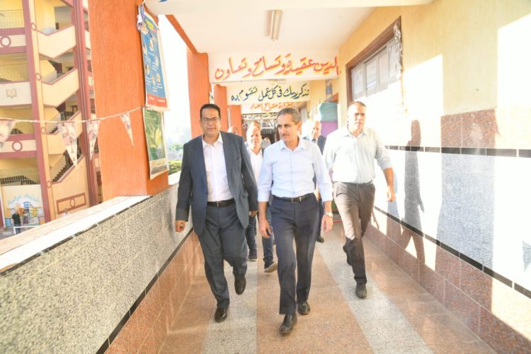 محافظ الغربية يتفقد 6 مدارس ببسيون للتأكد من جاهزيتها لاستقبال العام الدراسي الجديد