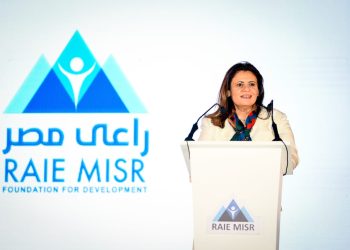 وزيرة الهجرة تفتتح 11 عيادة طبية متنقلة جديدة لخدمة القرى الأكثر احتياجا بدعم من المصريين بالخارج