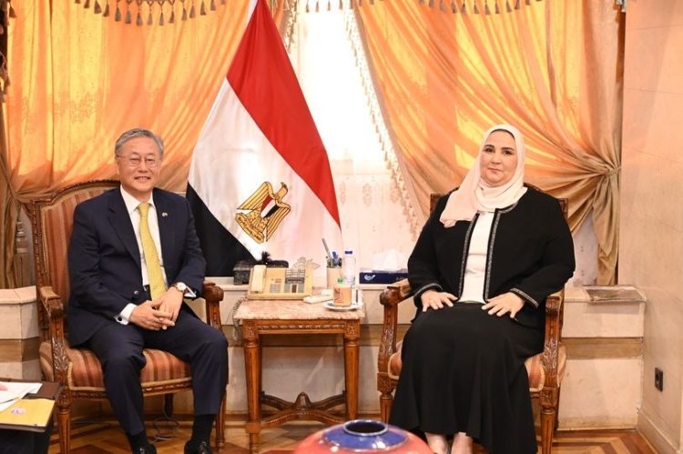 وزيرة التضامن الاجتماعي تستقبل سفير كوريا الجنوبية لتعزيز آليات التعاون المشترك بين البلدين 1 وزيرة التضامن الاجتماعي تستقبل سفير كوريا الجنوبية لتعزيز آليات التعاون المشترك بين البلدين