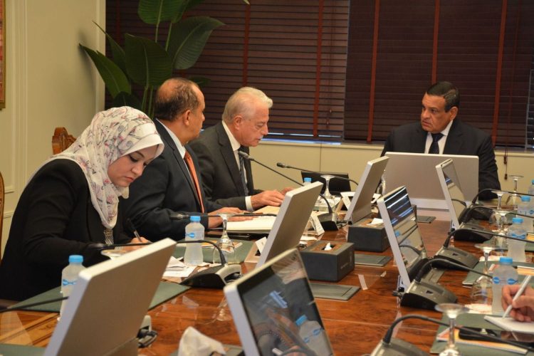 وزير التنمية المحلية يلتقي محافظ جنوب سيناء لمتابعة آخر المستجدات في تنفيذ المشروعات على أرض المحافظة 1 وزير التنمية المحلية يلتقي محافظ جنوب سيناء لمتابعة آخر المستجدات في تنفيذ المشروعات على أرض المحافظة