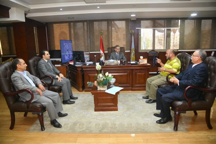 محافظ الغربية يستقبل نقيب الصحفيين بالغربية ورئيس تحرير صوت الشعب نيوز 1 محافظ الغربية يستقبل نقيب الصحفيين بالغربية ورئيس تحرير صوت الشعب نيوز