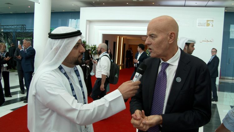 رئيس إيني الإيطالية لـ”إرم”: السوق بحاجة إلى وضع متوازن لأسعار النفط