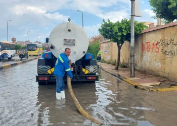 محافظ الإسكندرية يتابع تداعيات موجة الطقس السىء ويؤكد على رفع درجة الاستعدادات بكافة الأجهزة التنفيذية