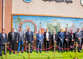 جدارية  تجسد انجازات الجمهورية الجديدة بكلية التربية النوعية