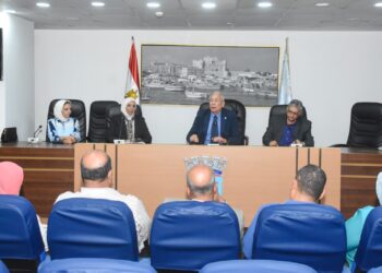 محافظ الإسكندرية يتابع أعمال لجنة التحكيم القائمة على تقييم الميادين المشاركة في مسابقة “الإسكندرية تتألق بميادينها”