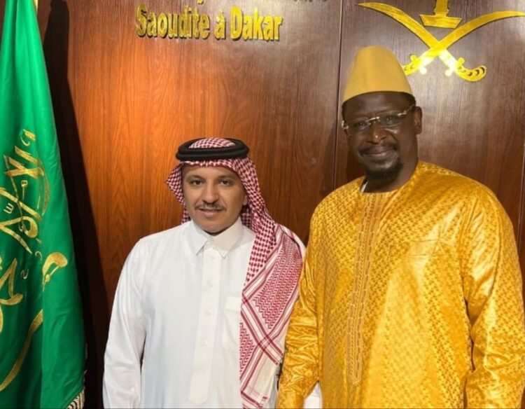 ابوبكر صار صال وجال في السعودية ومصر والسنغال.