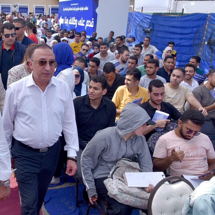 محافظ الإسكندرية: تعيين 3444 شابا وفتاة من مختلف المؤهلات و 126 شابا وفتاة من ذوي الهمم خلال شهر بمؤسسات القطاع الخاص