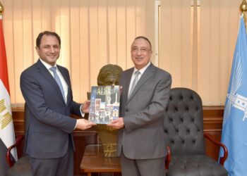 محافظ الإسكندرية يبحث مع قنصل عام لبنان الجديد تعزيز سبل التعاون