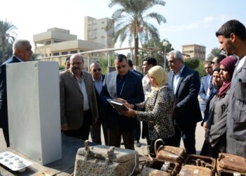 “وزير الدولة للإنتاج الحربي” في زيارة مفاجئة لشركة “أبو زعبل للكيماويات المتخصصة”.