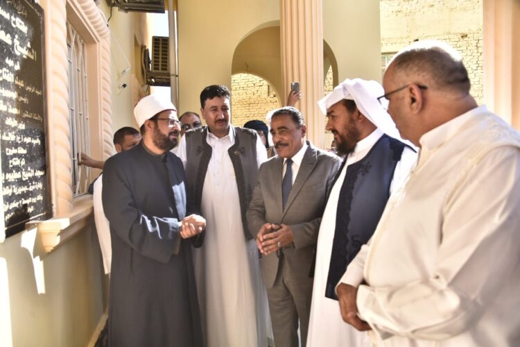 اللواء خالد شعيب يفتتح مسجد الشيخ عيطوة بمنطقة الكيلو 2 بمطروح. 1 اللواء خالد شعيب يفتتح مسجد الشيخ عيطوة بمنطقة الكيلو 2 بمطروح.