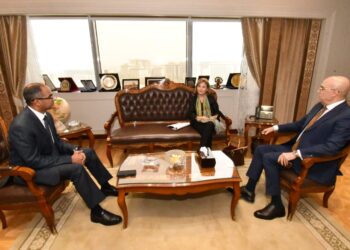 وزير الإسكان يبحث مع نائبة رئيس بنك الاستثمار الأوروبي موقف تنفيذ المشروعات المشتركة.. وسبل تعزيز التعاون مستقبلاً.