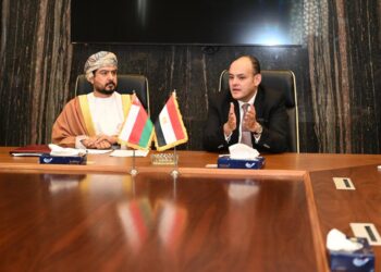 وزير التجارة والصناعة يلتقي نظيره العماني لبحث سبل تعزيز علاقات التعاون الاقتصادي المشترك بين القاهرة ومسقط