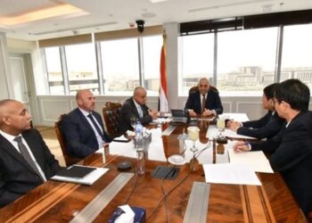 وزير الإسكان يلتقي المبعوث الخاص لشركة “cscec” الصينية .