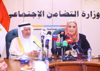 وزيرة التضامن الاجتماعي توقع مذكرة دعم مشترك بين الهلال الأحمر المصري ومركز الملك سلمان للإغاثة.