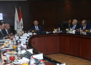 وزير النقل يترأس الجمعيات العامة العادية لعدد 4 شركات تابعة للشركة القابضة للنقل البحرى والبرى.