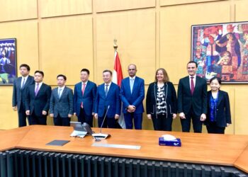 مسئولو الإسكان يبحثون مع مسئولي مدينة تشونغتشينغ الصينية سبل التعاون بين الجانبين