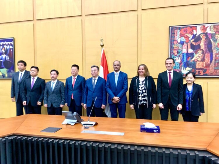 مسئولو الإسكان يبحثون مع مسئولي مدينة تشونغتشينغ الصينية سبل التعاون بين الجانبين