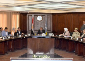محافظ الإسكندرية يستعرض استعدادات جميع الأجهزة المعنية لاستقبال الانتخابات الرئاسية 2024