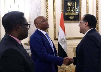 الأتحاد الأفريقي لكرة القدم يوقع مذكرة تفاهم مع الحكومة المصرية لنقل “مقر الكاف” إلي العاصمة الأدارية .