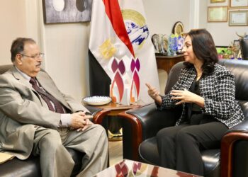 رئيس بعثة جامعة الدول العربية لمتابعة الانتخابات الرئاسية المصرية يلتقي  رئيسة المجلس القومي للمرأة
