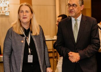 رئيس الهيئة العامة للاستثمار ووزيرة الدولة للشؤون الاقتصادية في سويسرا يبحثان الفرص الاستثمارية في مصر.