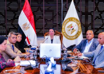 وزيرة البيئة ومحافظ الفيوم يعقدان اجتماعاً موسعاً لبحث آليات تنفيذ مشروع “الملاذ الآمن للحياة البرية” بمحمية وادي الريان.
