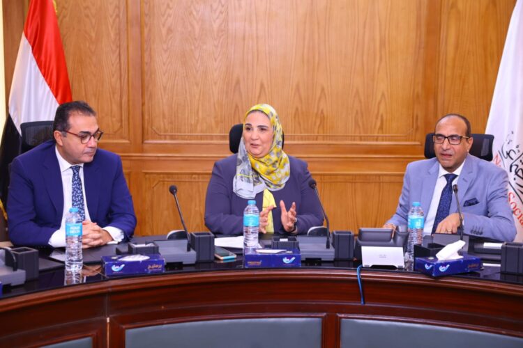 القباج تشهد توقيع بروتوكول تعاون بين بنك ناصر الاجتماعي والبنك المصري الخليجي . 1 القباج تشهد توقيع بروتوكول تعاون بين بنك ناصر الاجتماعي والبنك المصري الخليجي .