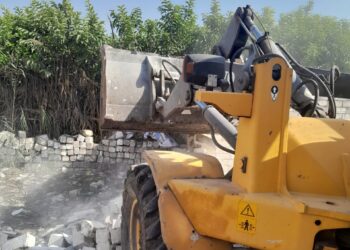 محافظ الإسكندرية يوجه بتنفيذ حملات مُكبرة لإزالة التعديات على الأراضي الزراعية.