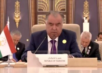 رئيس جمهورية طاجيكستان :ندين بشدة الهجوم على قطاع غزة ونطالب بتوفير الحماية الدولية للشعب الفلسطيني ودعم الجهود الرامية إلى استئناف مسار الحوار السياسي الشامل.