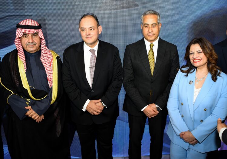 وزيرة الهجرة تشارك في افتتاح فعاليات الأسبوع الكويتي المصري الـ 14 بالقاهرة. 1 وزيرة الهجرة تشارك في افتتاح فعاليات الأسبوع الكويتي المصري الـ 14 بالقاهرة.