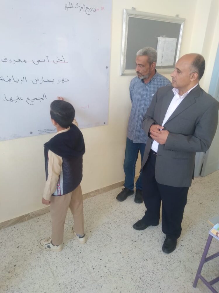 وكيل تعليم مطروح يتابع انتظام العملية التعليمية بمدرسة الكيلو ٨ للتعليم الأساسي. 1 وكيل تعليم مطروح يتابع انتظام العملية التعليمية بمدرسة الكيلو ٨ للتعليم الأساسي.