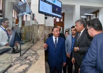 محافظ الإسكندرية يطالب شركة الكهرباء بسرعة الاستجابة الفورية لشكاوى المواطنين الطارئة خلال المواعيد المحددة لانقطاع الكهرباء .