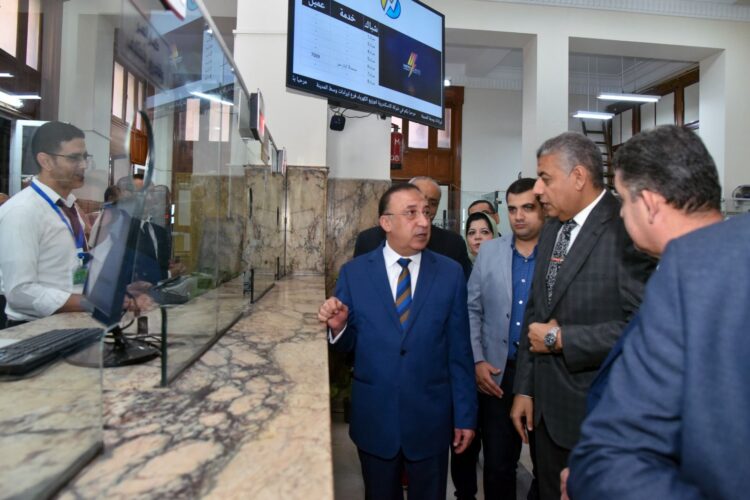 محافظ الإسكندرية يطالب شركة الكهرباء بسرعة الاستجابة الفورية لشكاوى المواطنين الطارئة خلال المواعيد المحددة لانقطاع الكهرباء .