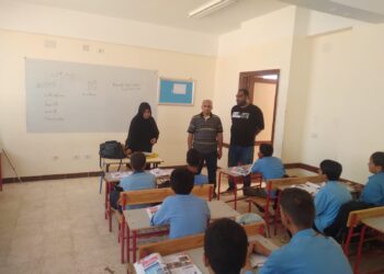 وكيل التعليم بمطروح يحيل مدير مدرسة و18 معلم للتحقيق لعدم الانضباط فى أداء الواجبات الوظيفية .