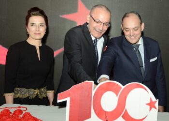 بإحتفالية يسودها الود والحميمية ” سفارة تركيا” تحتفل بمئوية الجمهورية التركية