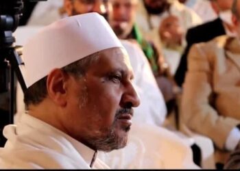 ما حكم قراءة سورة الكهف يوم الجمعة ؟ وما فضل ذلك ؟ ومتى وقتها ؟