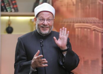 مفتى الجمهورية : الرئيس السيسي أول رئيس يهتم بالملف الديني صراحة ويطالب بتجديده