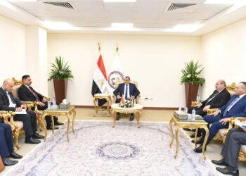 وزير الدولة للإنتاج الحربي يلتقي نائب وزير الدفاع للموارد والمشتروات بدولة صربيا