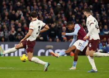 ‘أستون فيلا” يحقق المفاجأة و يفوز  علي “مانشستر سيتي”