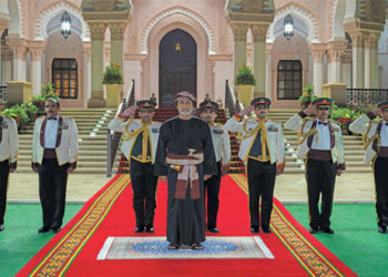 في يومها السنوي… قوات السلطان المسلحة تحظى بالاهتمام والرعاية من جانب السلطان هيثم بن طارق