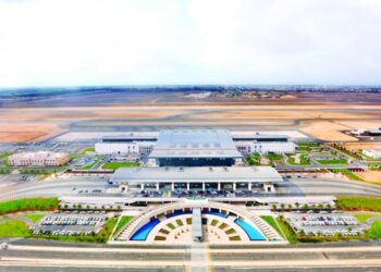 مطار مسقط الدولي الأول عالميًّا في معايير الأداء لعام 2023
