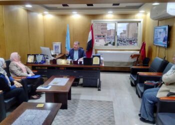 وكيل الصحة بمطروح يجتمع مع منسق الزمالة بالمحافظة لبحث سبل دعم المستشفيات بالكوادر الطبية المتخصصة للنهوض بقطاع الصحة