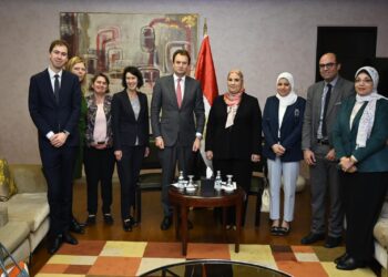 وزيرة التضامن الإجتماعي تستقبل وزير التجارة الخارجية الهولندى