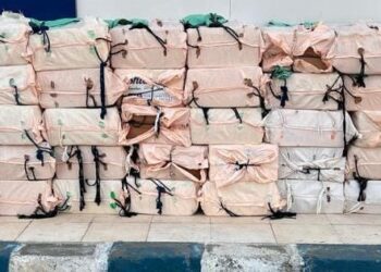 ضبط ومصادرة 50 ألف علبة سجائر مجهولة المصدر بمدينة الضبعة