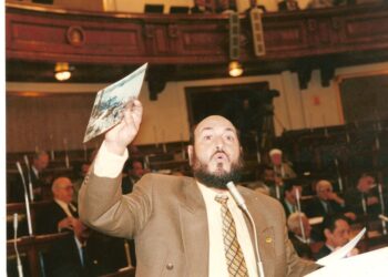 رئيس التحرير يكتب : من غير اللائق ترسيخ نهج الموظف الفكيك في منظومة الصحه .