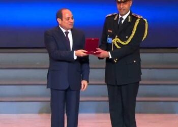 آل الشاذلى يهنئون اللواء حسن النحراوى لتكريمه من الرئيس السيسى