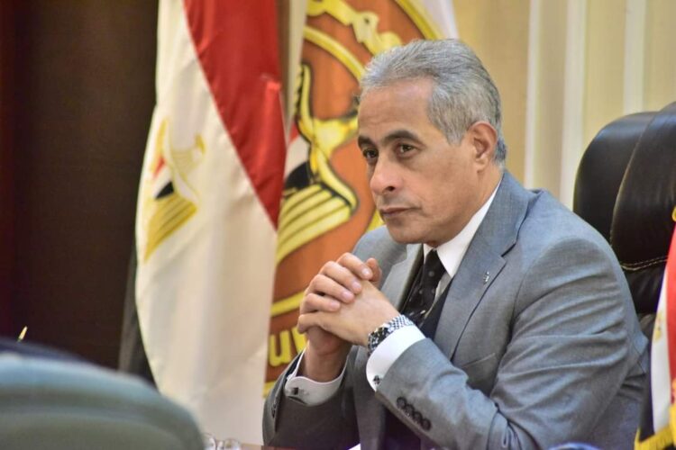 وزير العمل : زيادة 500 جنيه على أجور عمال القطاع الخاص 1 وزير العمل : زيادة 500 جنيه على أجور عمال القطاع الخاص